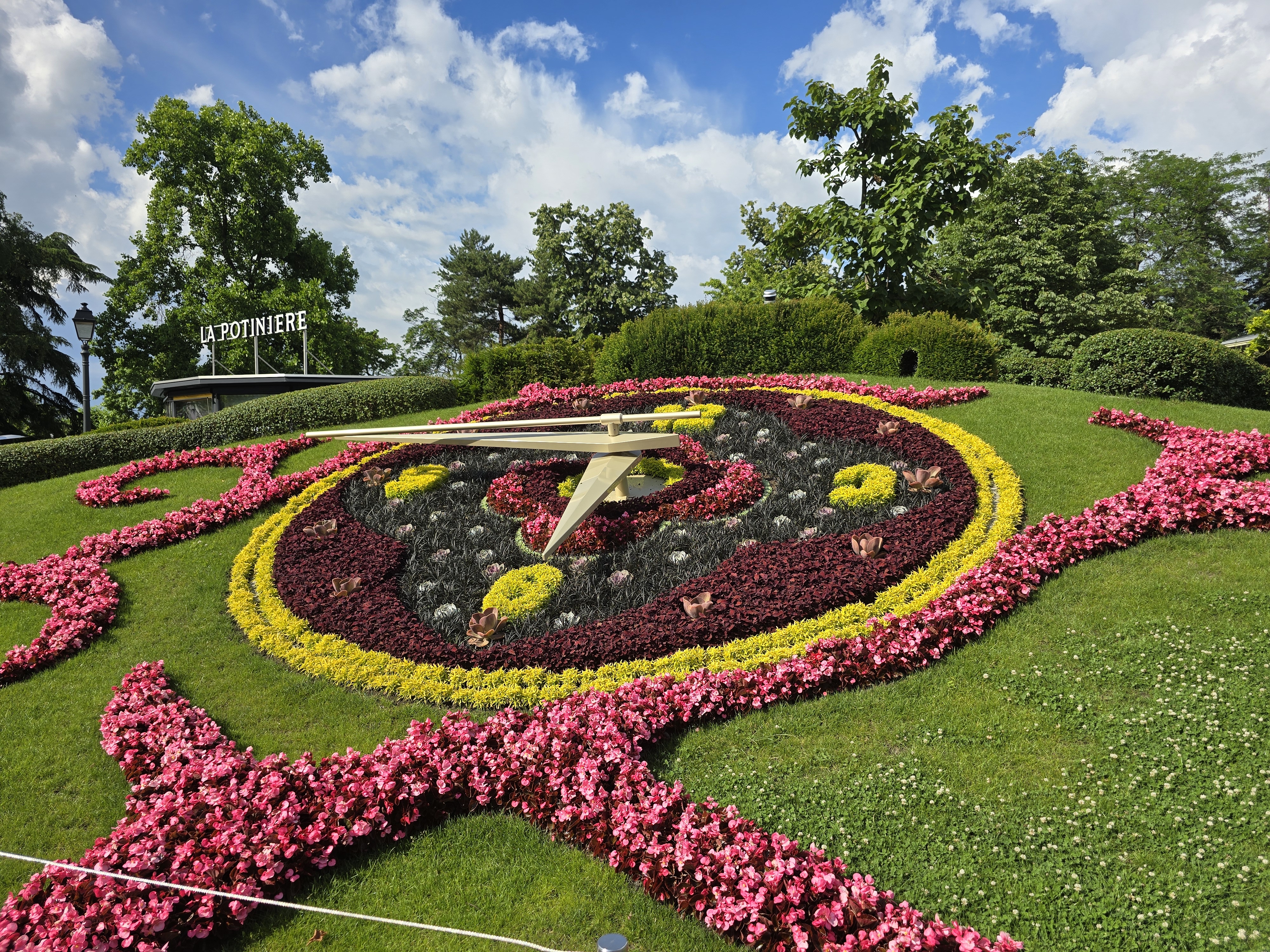 The flower clock in the Jardin Anglais