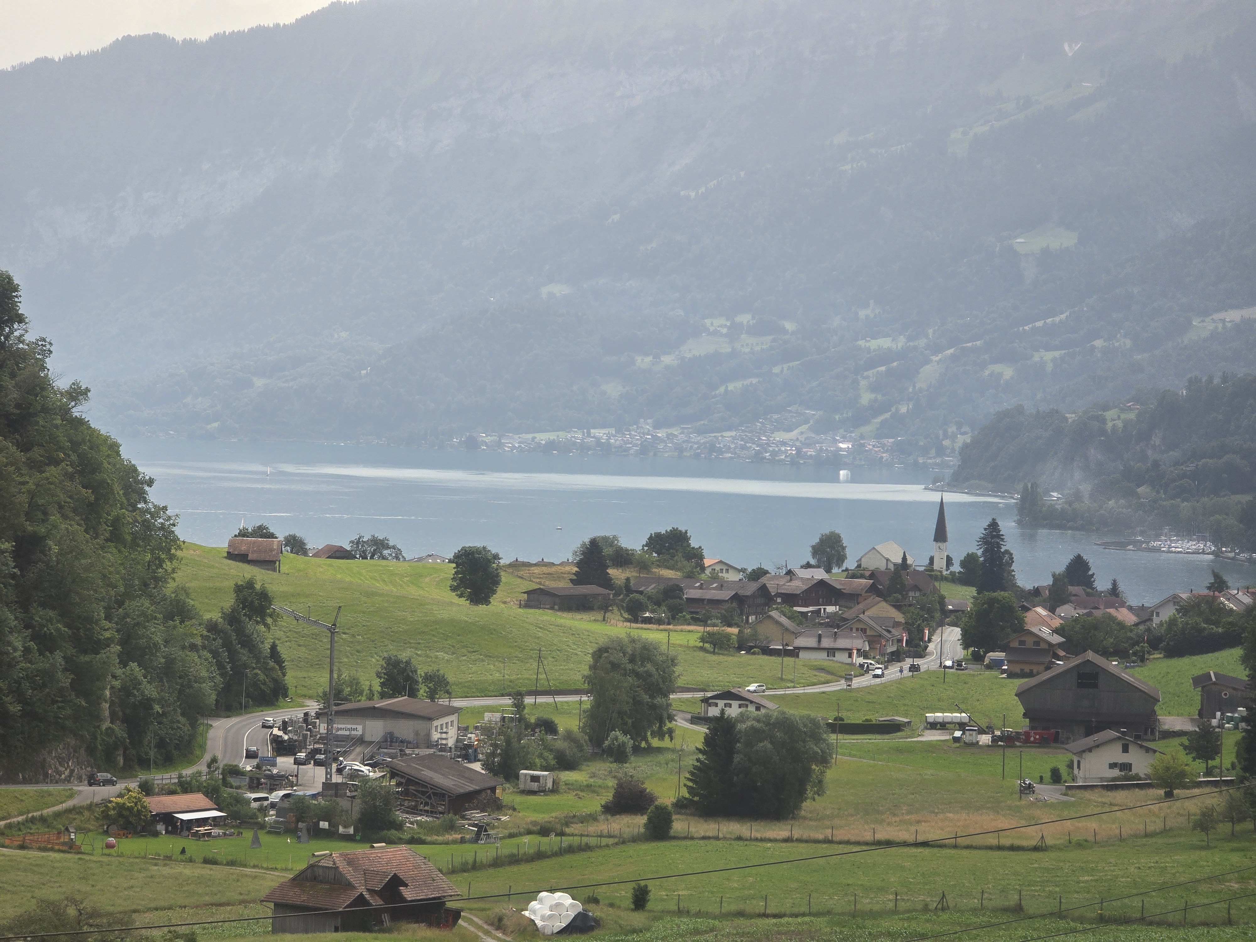 Spiez, with Thunersee in the background.